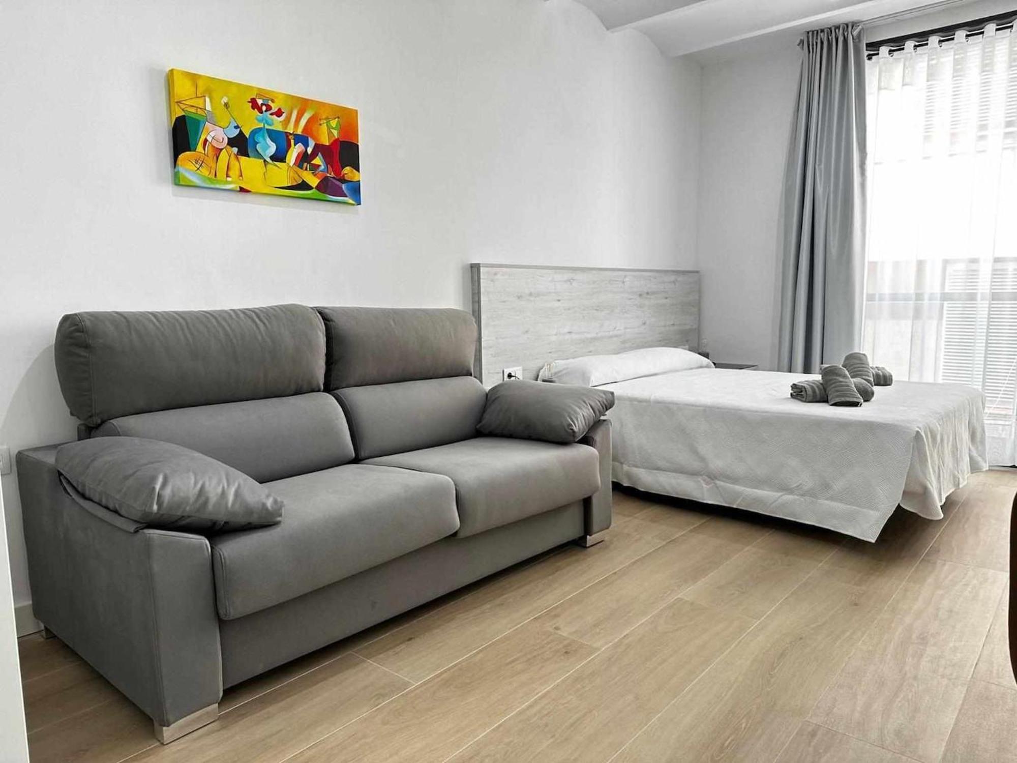 A H Rentals Picasso Apartamento Vinarós Exterior foto