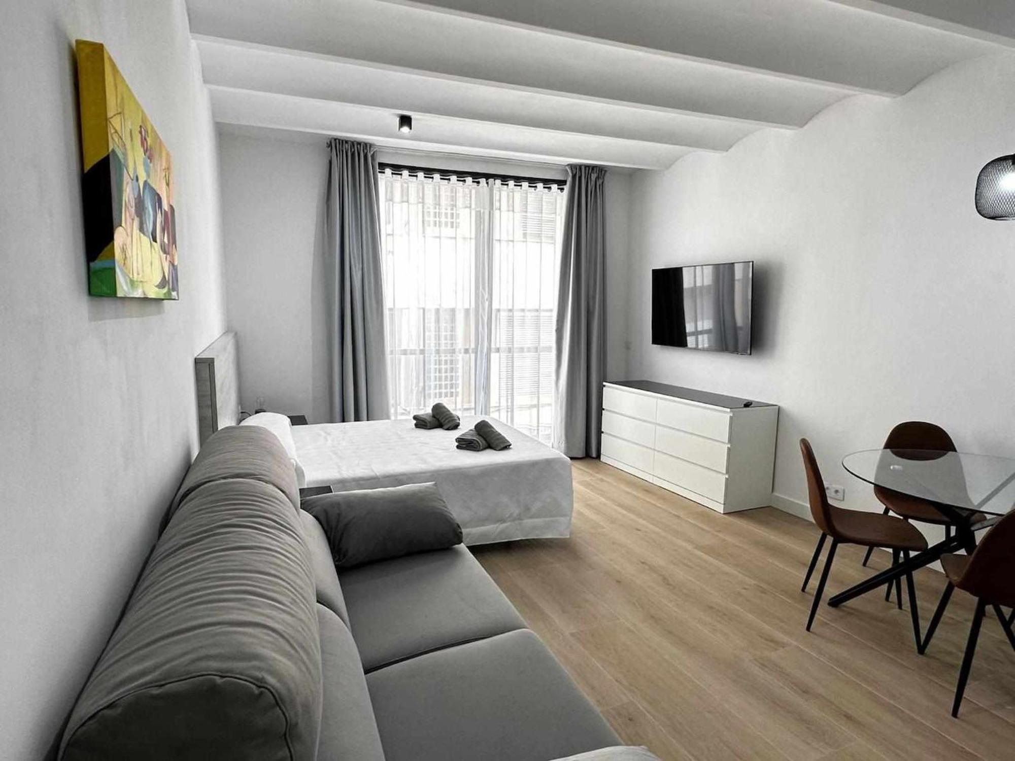 A H Rentals Picasso Apartamento Vinarós Exterior foto